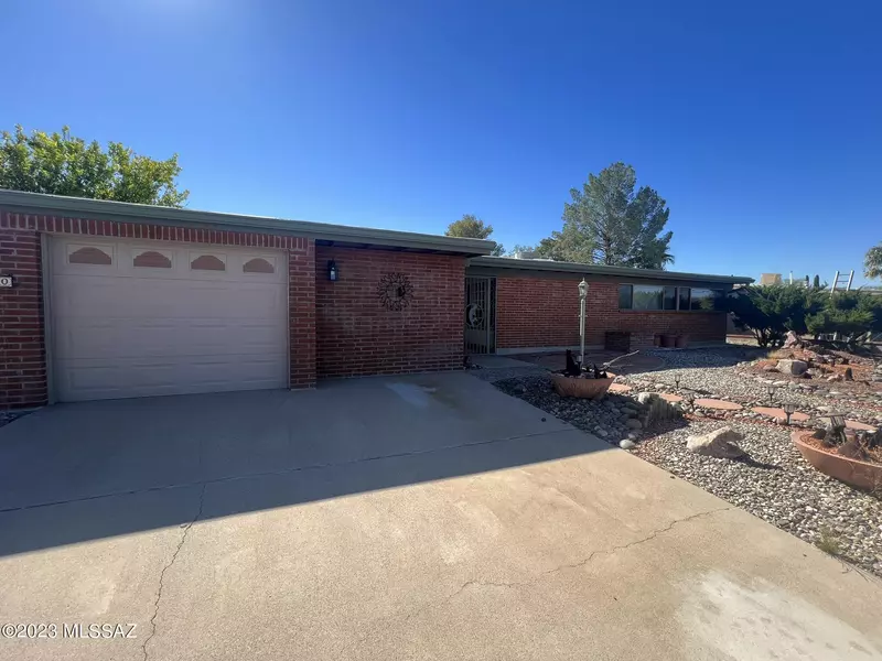 8630 E Pima Street, Tucson, AZ 85715