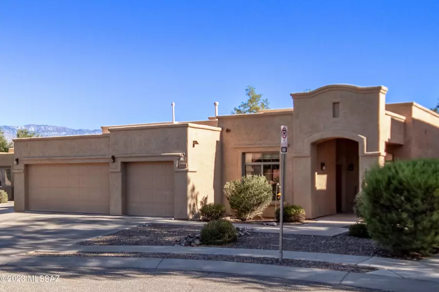 1134 N Copper Spur Court, Tucson, AZ 85715