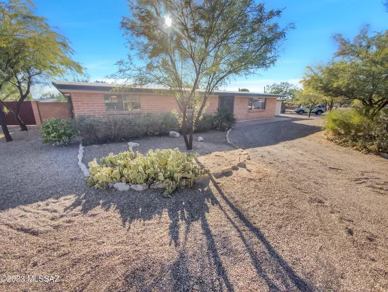 1701 W Klamath Drive, Tucson, AZ 85704