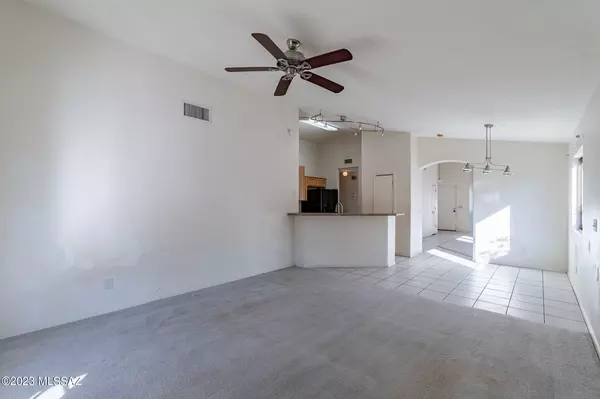 Tucson, AZ 85710,8136 E Snakeroot Drive