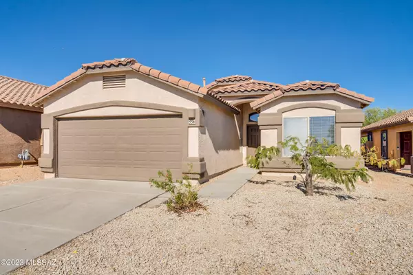 558 W Calle Franja Verde, Sahuarita, AZ 85629