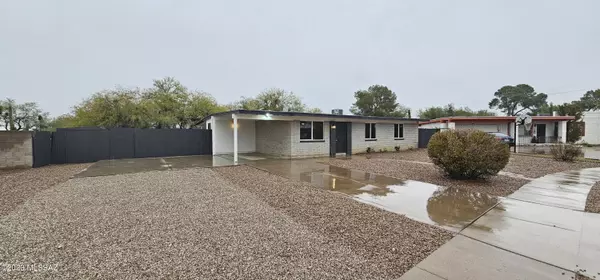 5949 N Antillon Place,  Tucson,  AZ 85741