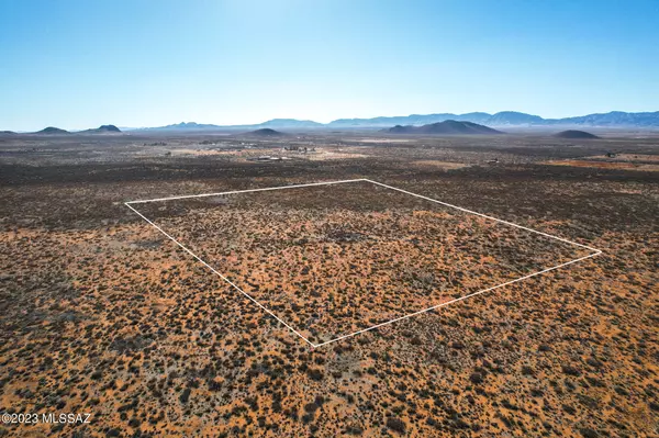 Pearce, AZ 85625,40 Acres E Fawn Ranch Rd  #32