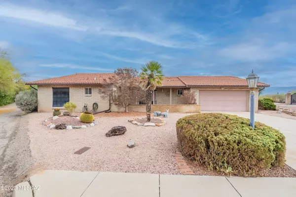 1 W Calle Frambuesa,  Green Valley,  AZ 85614