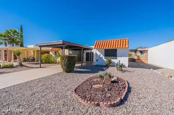 385 N Calle De Las Profetas, Green Valley, AZ 85614