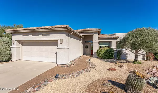 1018 N Desert Horizon Drive, Green Valley, AZ 85614