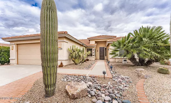 1440 N Goldeneye Way, Green Valley, AZ 85614