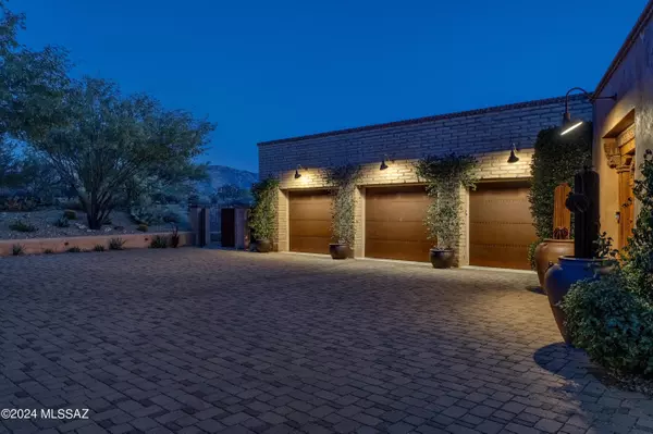 Oro Valley, AZ 85755,494 E Dusty View Drive