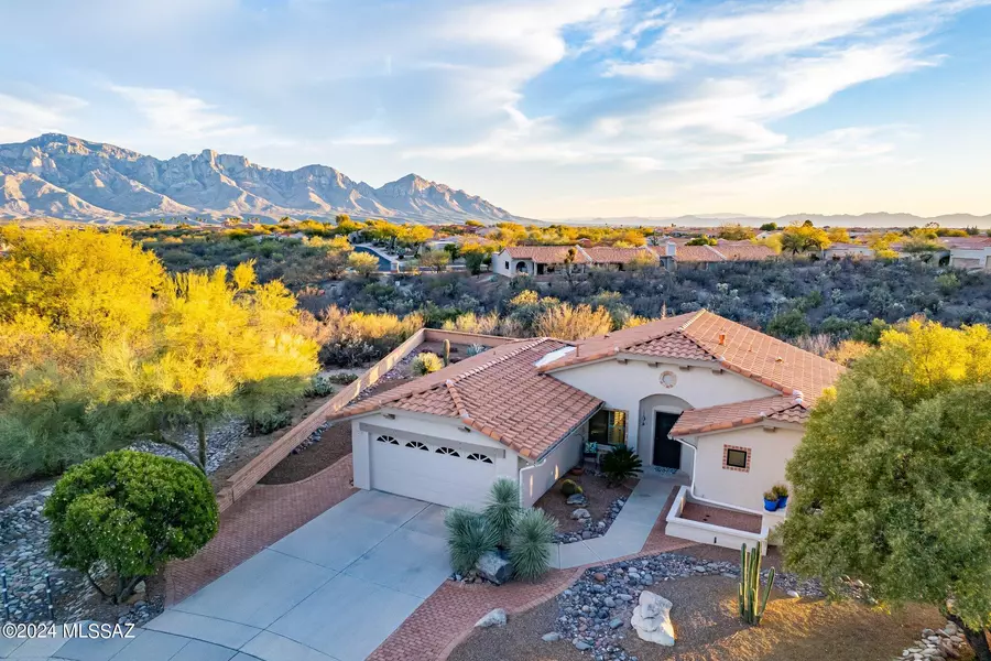 14555 N Crown Point Drive, Oro Valley, AZ 85755