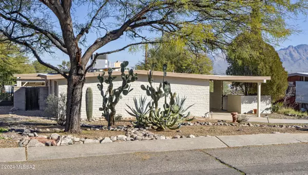 2140 W Rainbow Ridge Road,  Tucson,  AZ 85745