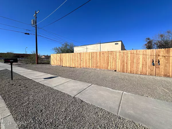 1830 S 9Th Avenue, Tucson, AZ 85713