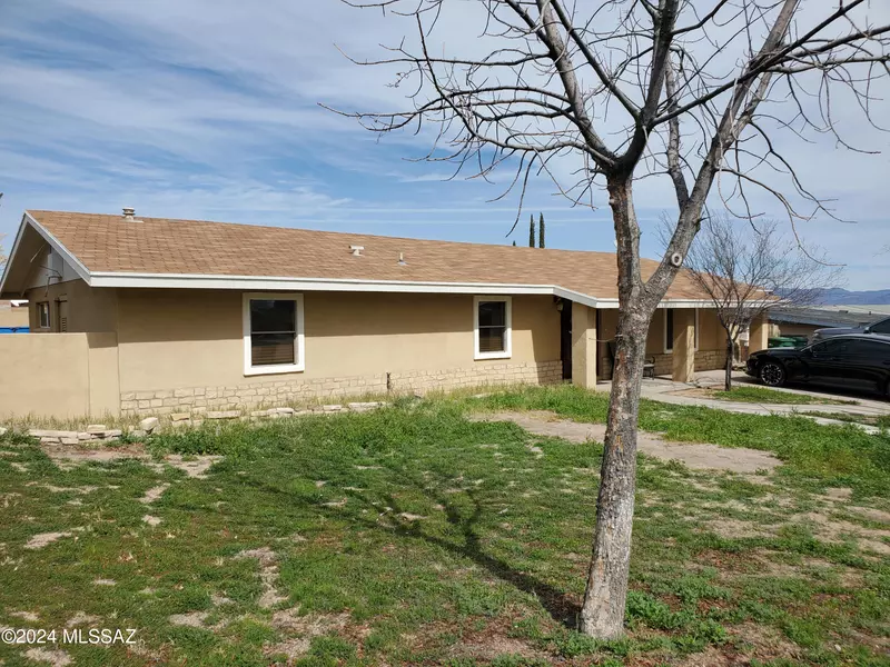 109 E Avenue H, San Manuel, AZ 85631