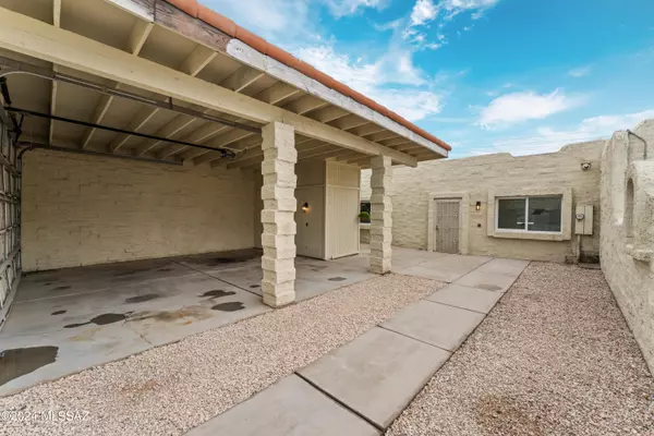 Green Valley, AZ 85614,377 E Via Terrenal