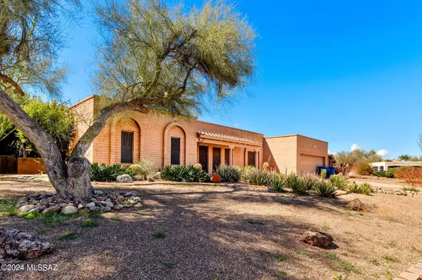 825 N Calle Canela, Green Valley, AZ 85614