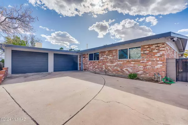 2220 S Pebble Beach Avenue, Tucson, AZ 85710