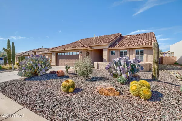 2431 E Sky Creek Drive, Green Valley, AZ 85614