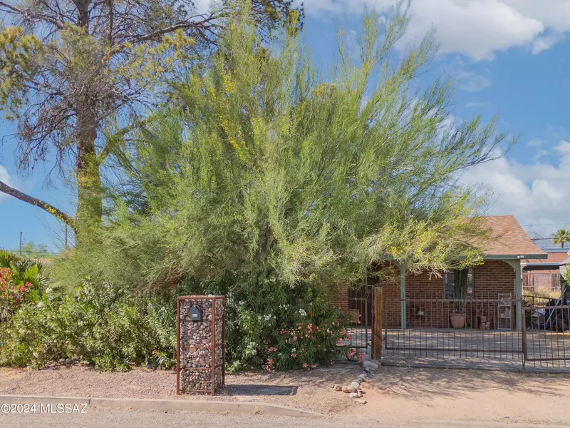 813 E Hedrick Drive, Tucson, AZ 85719