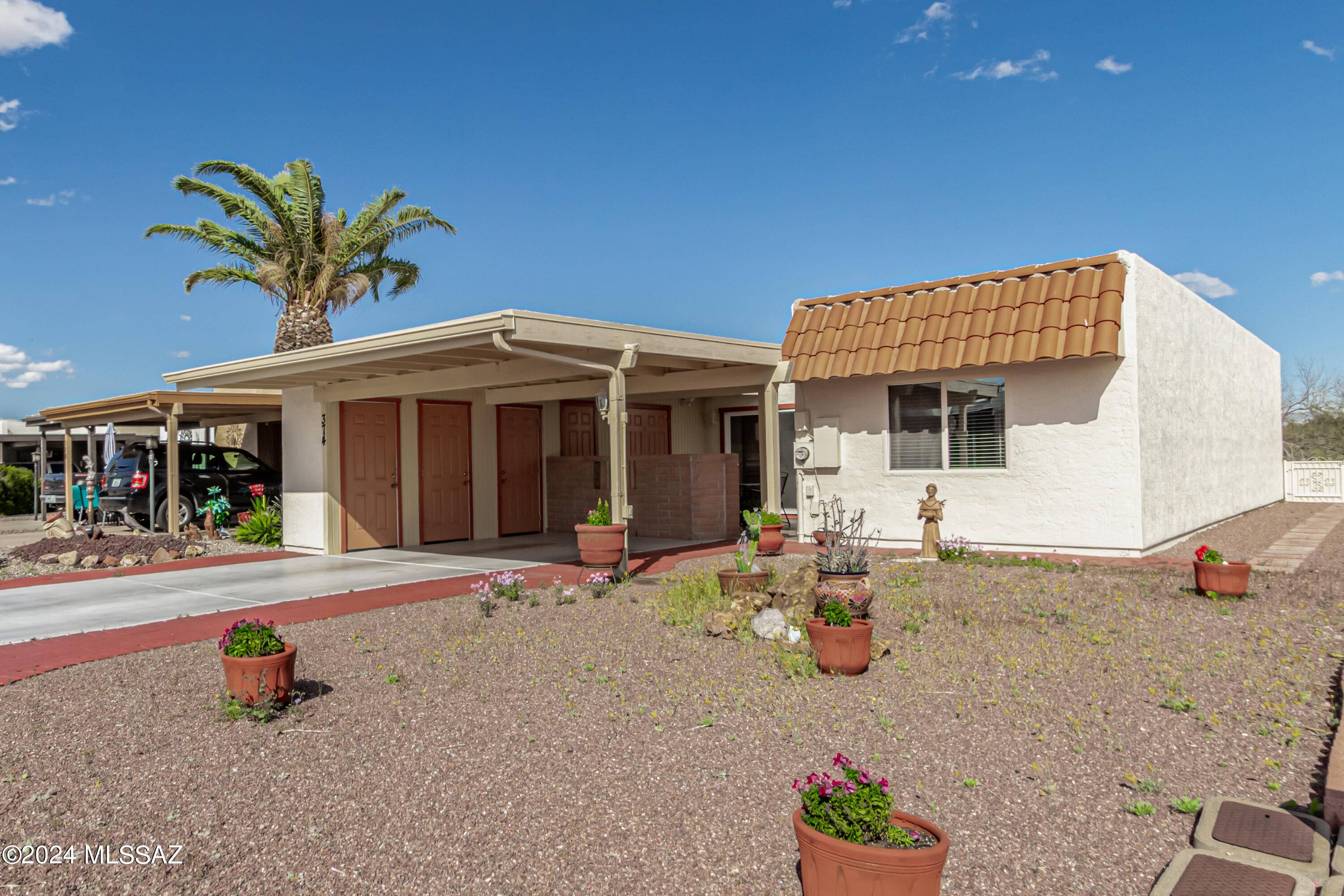 Green Valley, AZ 85614,374 N Calle Del Chancero