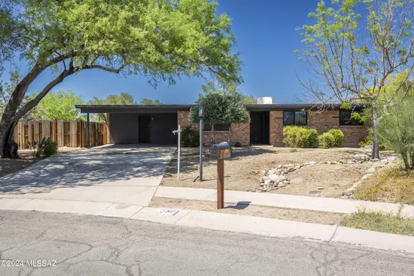 8901 E Sierra Street,  Tucson,  AZ 85710