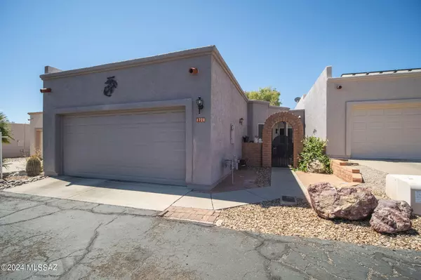 1728 N Rio Mayo, Green Valley, AZ 85614