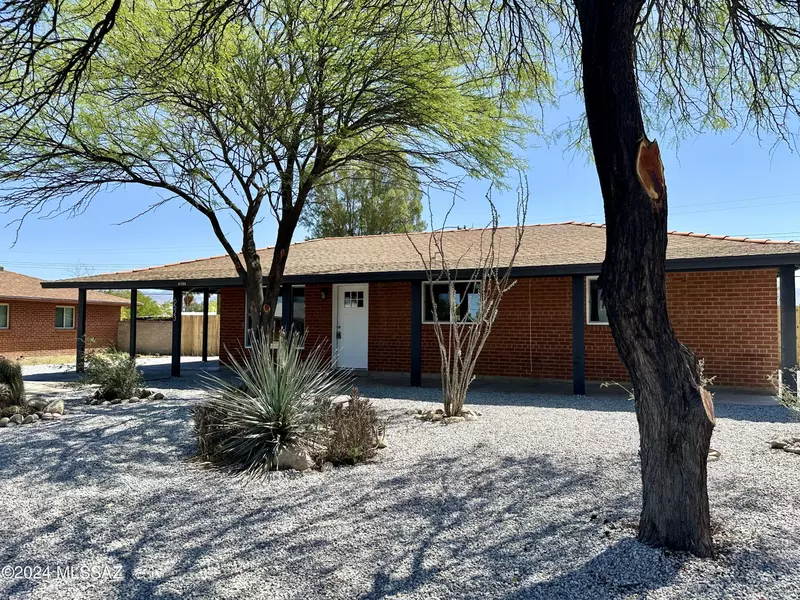 6523 E Calle Dened, Tucson, AZ 85710