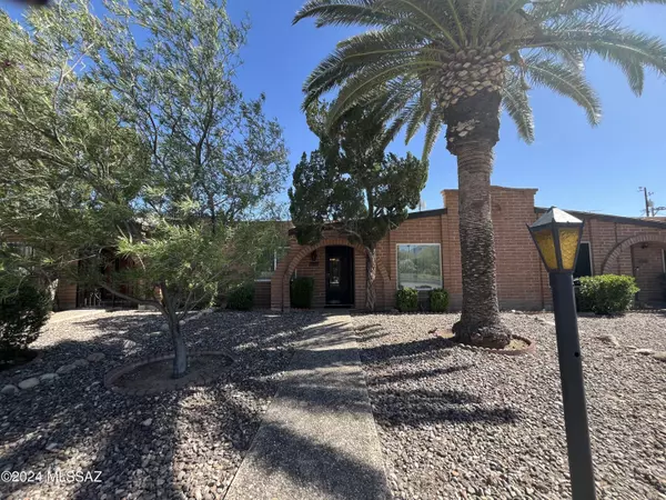 4382 E Fort Lowell Road,  Tucson,  AZ 85712