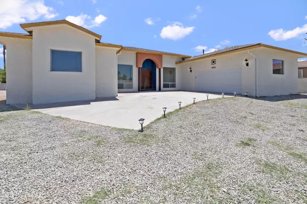 Tucson, AZ 85756,930 E Fenley Drive