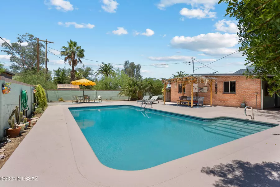 4252 E Holmes Street, Tucson, AZ 85711