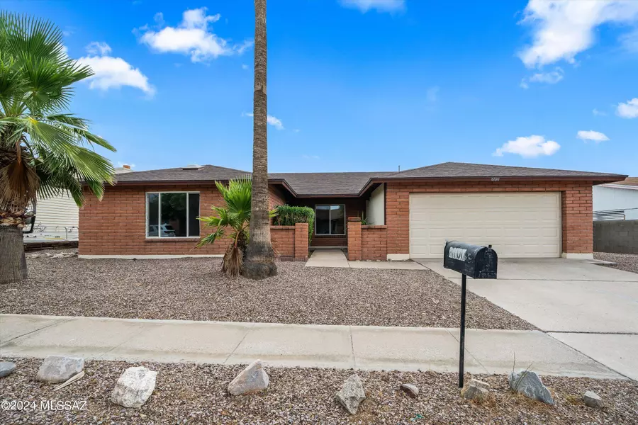 8100 N Bayou Drive, Tucson, AZ 85741