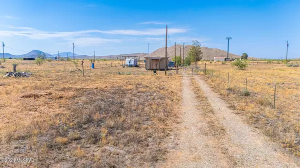 Pearce, AZ 85625,13276 S Pete Kitchens Road #27