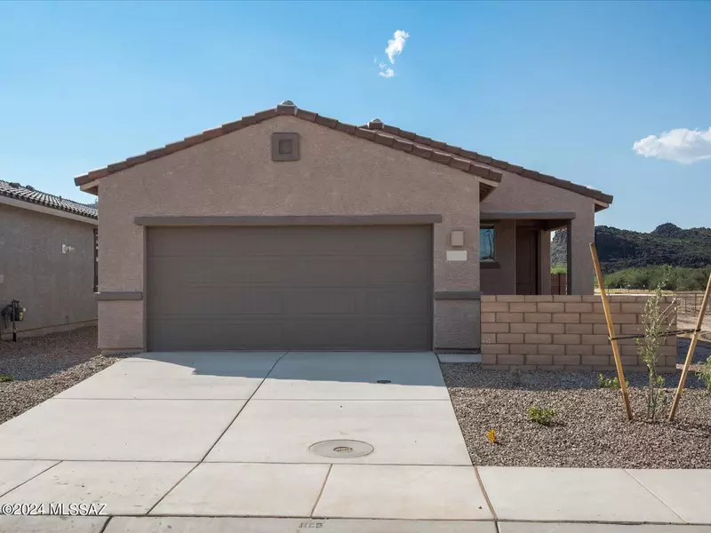 9989 N Summerstone Avenue, Marana, AZ 85743