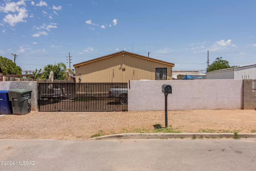 220 W President Street, Tucson, AZ 85714