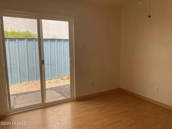 Tucson, AZ 85719,810 S Fremont Avenue #2