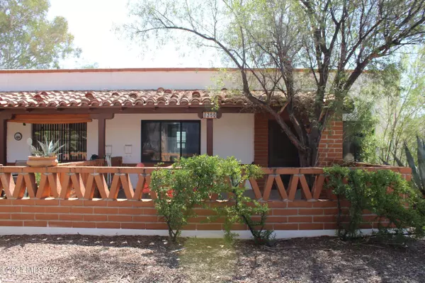 135 S Paseo Quinta  #D, Green Valley, AZ 85614