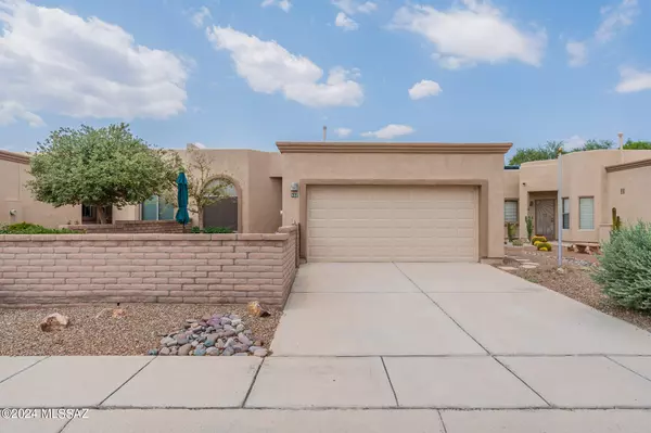 592 W Crenshaw Lane, Green Valley, AZ 85614