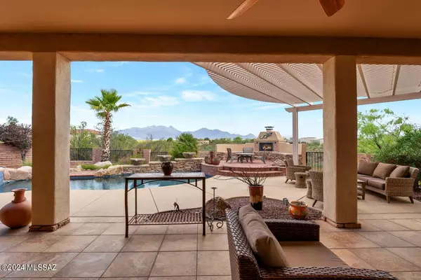 1148 E Josephine Saddle Place,  Green Valley,  AZ 85614