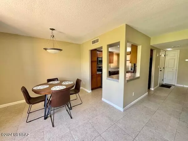 Tucson, AZ 85718,6651 N Campbell Avenue #256