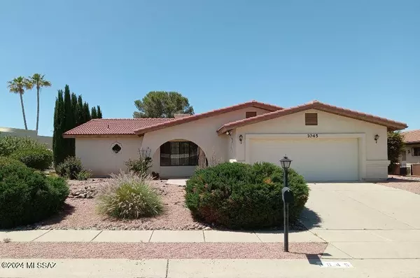 1045 N Paseo Iris,  Green Valley,  AZ 85614