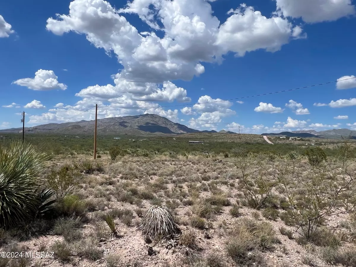 Vail, AZ 85641,2.5 AC E Bell Road