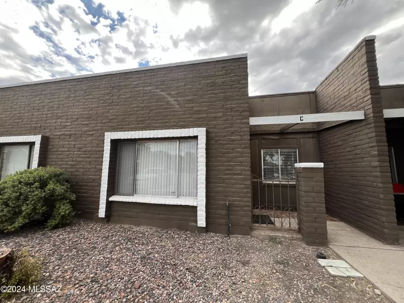 131 W Roger Road #C, Tucson, AZ 85705