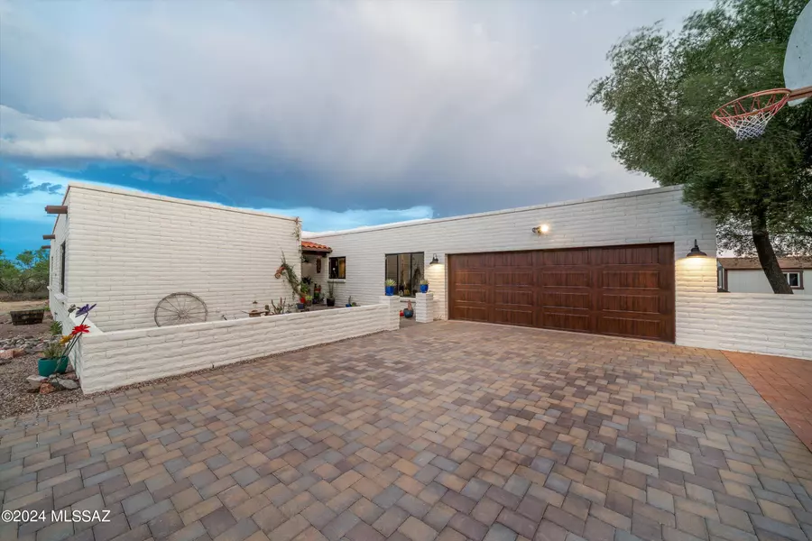 10405 N Gila Road, Marana, AZ 85742