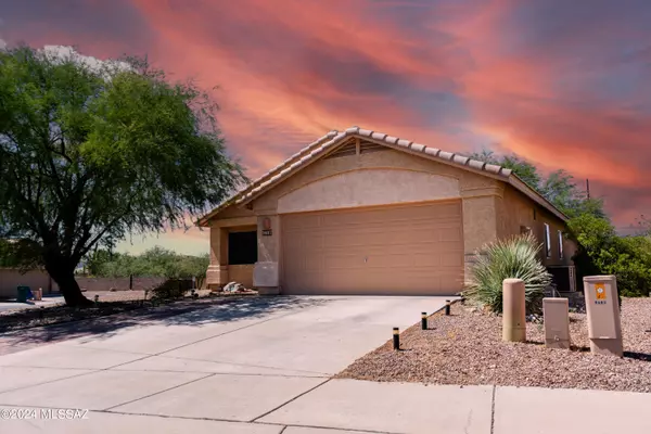 9487 N Winter Wren Avenue, Tucson, AZ 85742