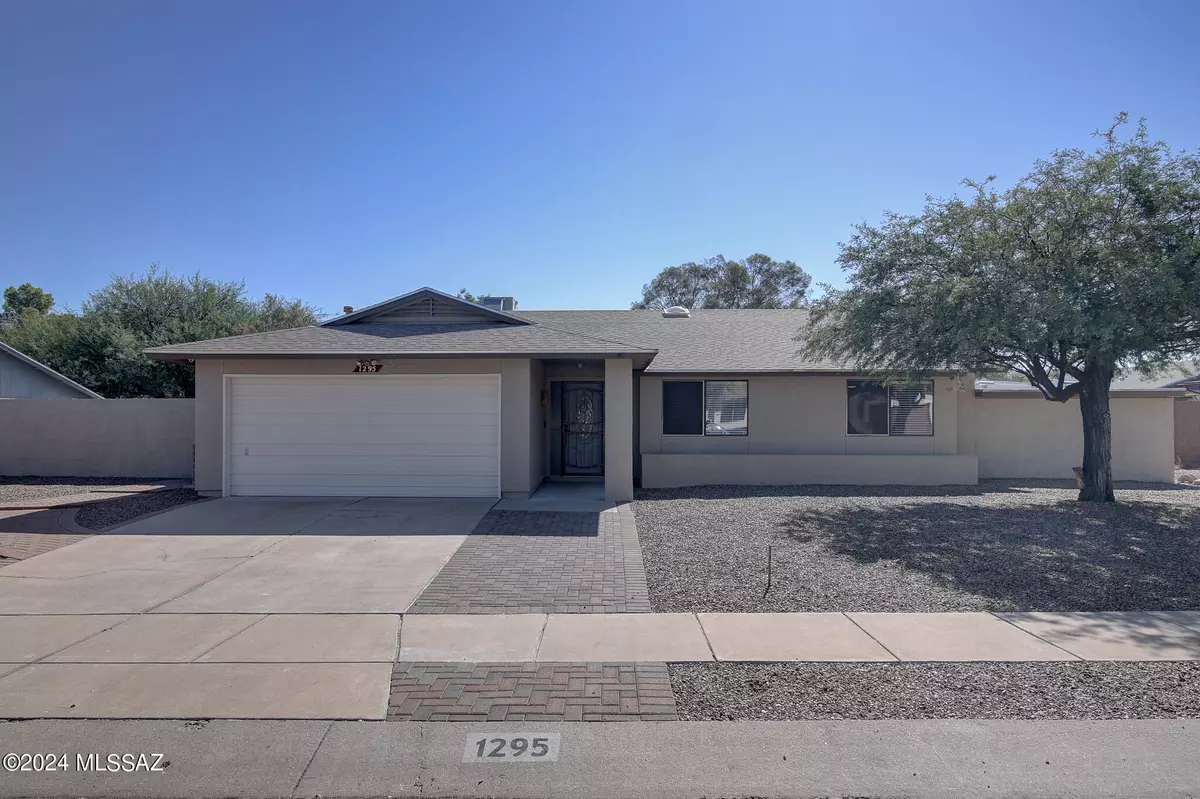 Tucson, AZ 85713,1295 S Gecko Road