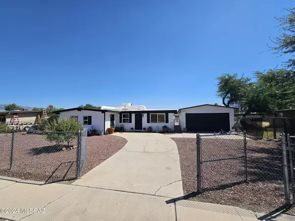 8500 E Fond Du Lac Drive, Tucson, AZ 85730