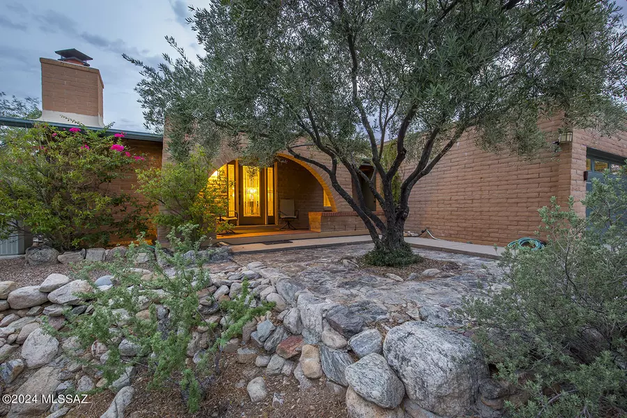 3827 E Marble Peak Place, Tucson, AZ 85718