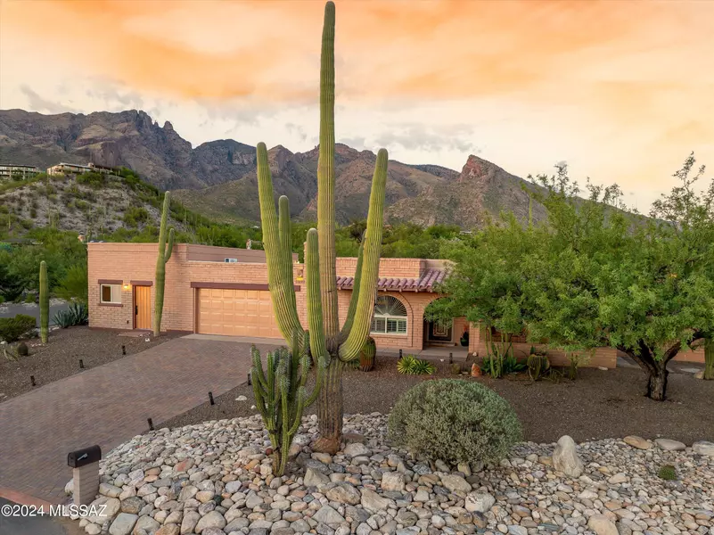 3705 E Esperero Canyon Place, Tucson, AZ 85718