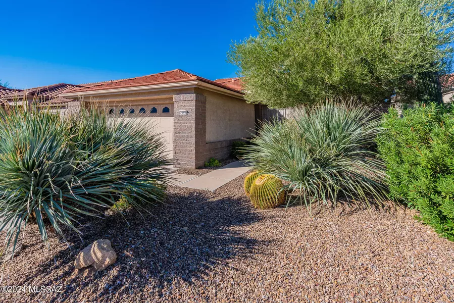 2290 E Montrose Canyon Drive, Oro Valley, AZ 85755