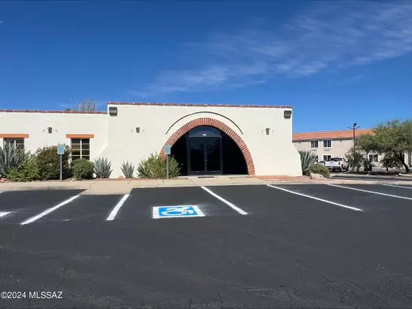 Green Valley, AZ 85614,86 W Esperanza Boulevard #100