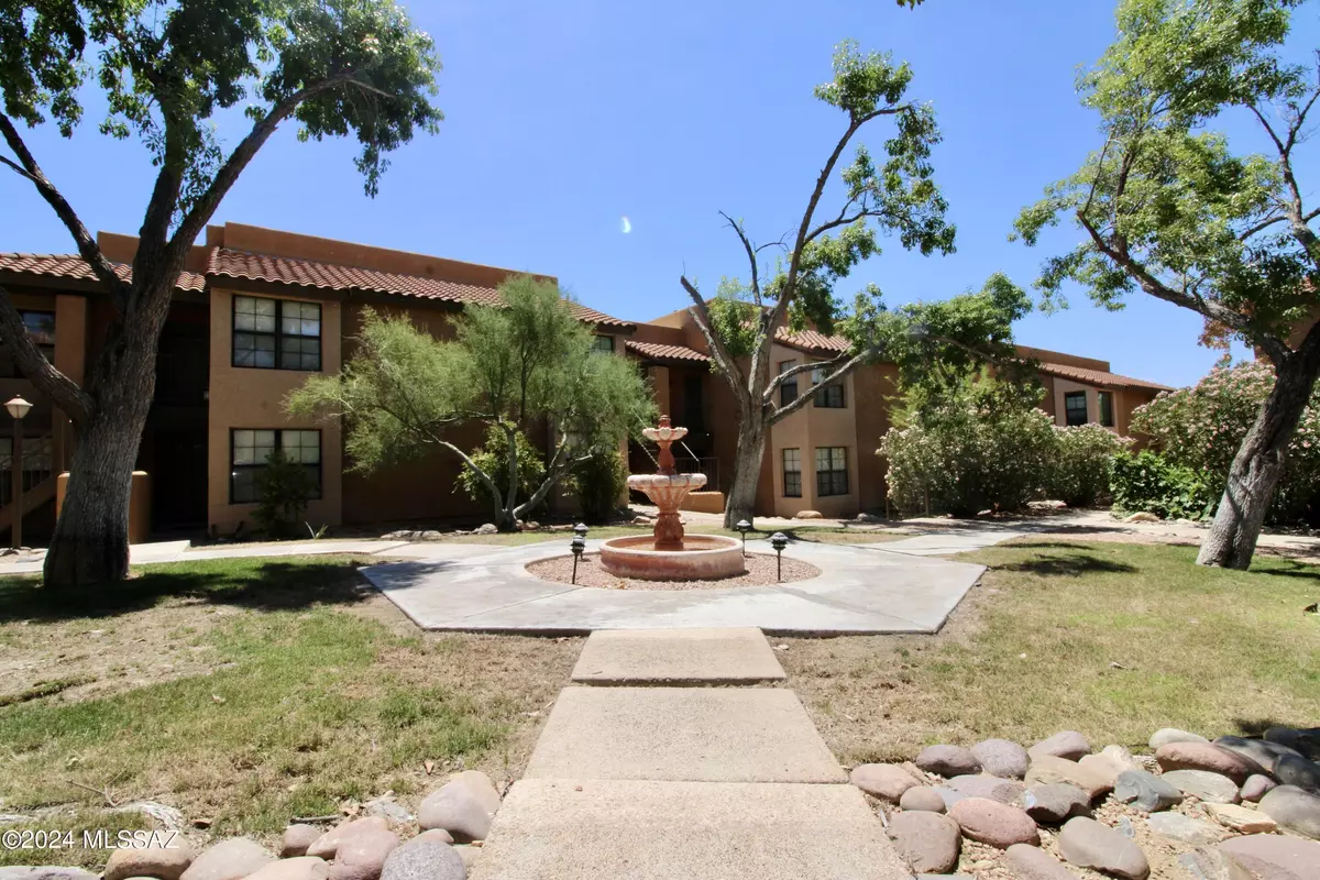 Tucson, AZ 85718,6651 N Campbell Avenue #113