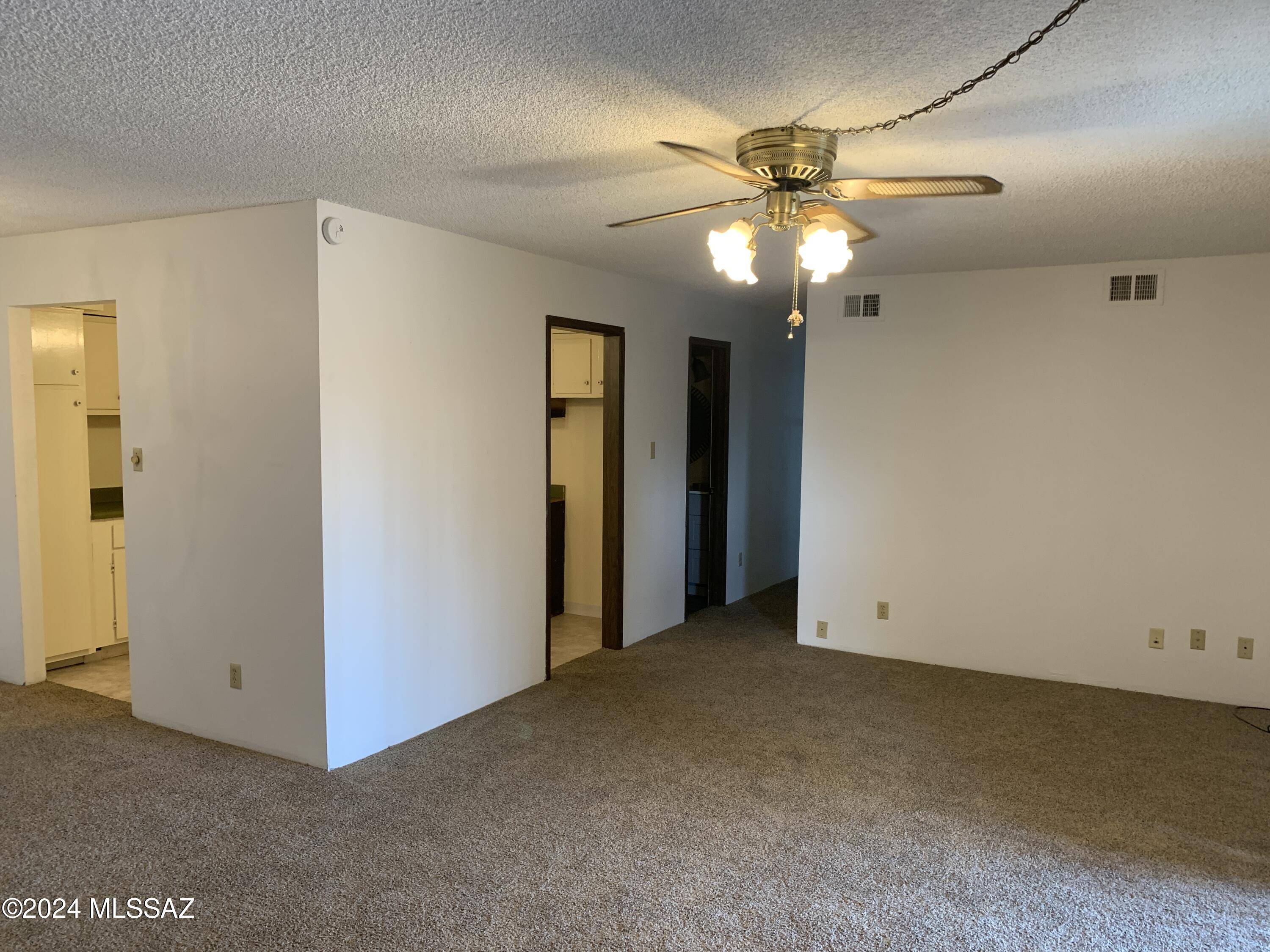 6352 N Barcelona Lane #106, Tucson, AZ 85704